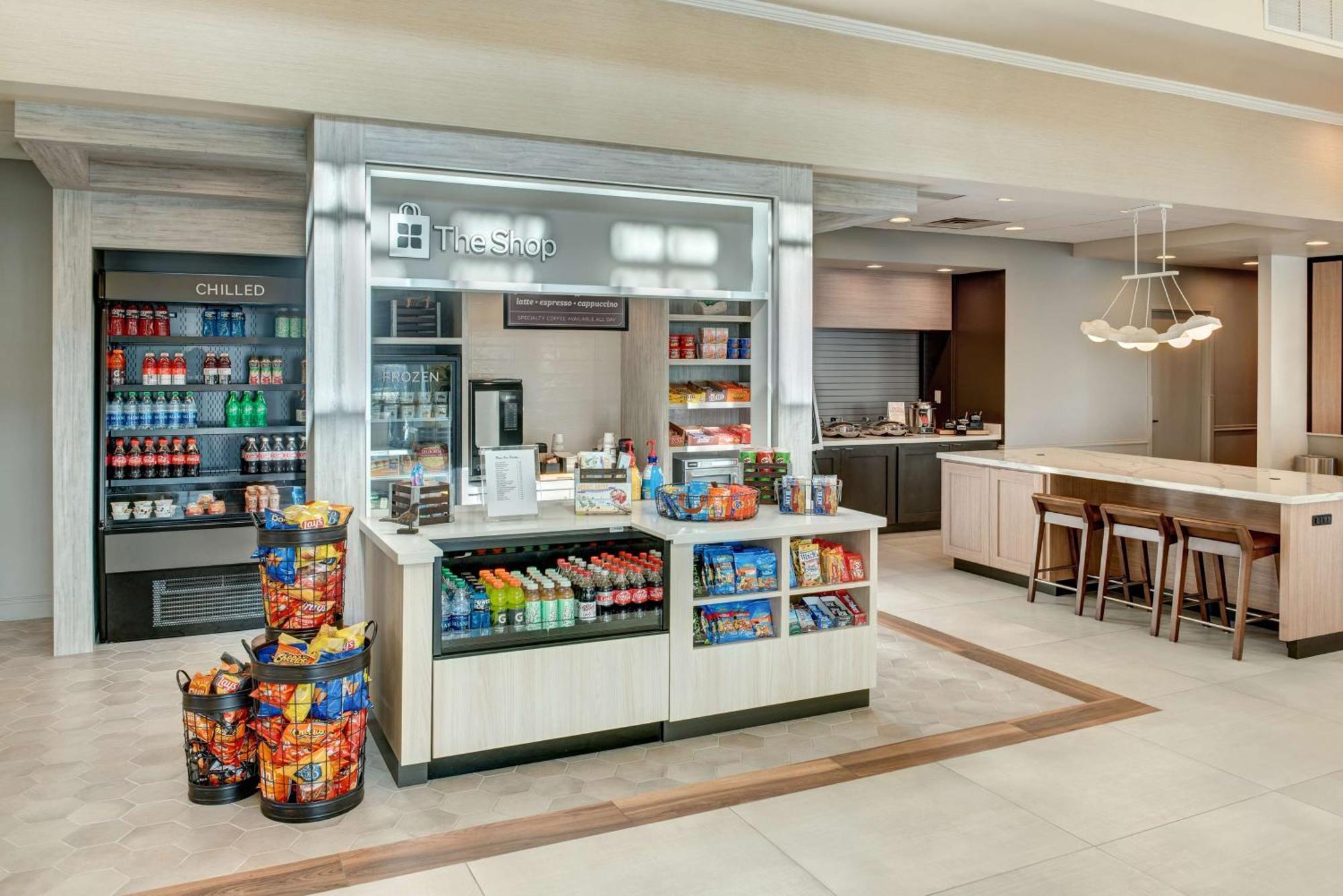 Hilton Garden Inn Лейквуд Экстерьер фото