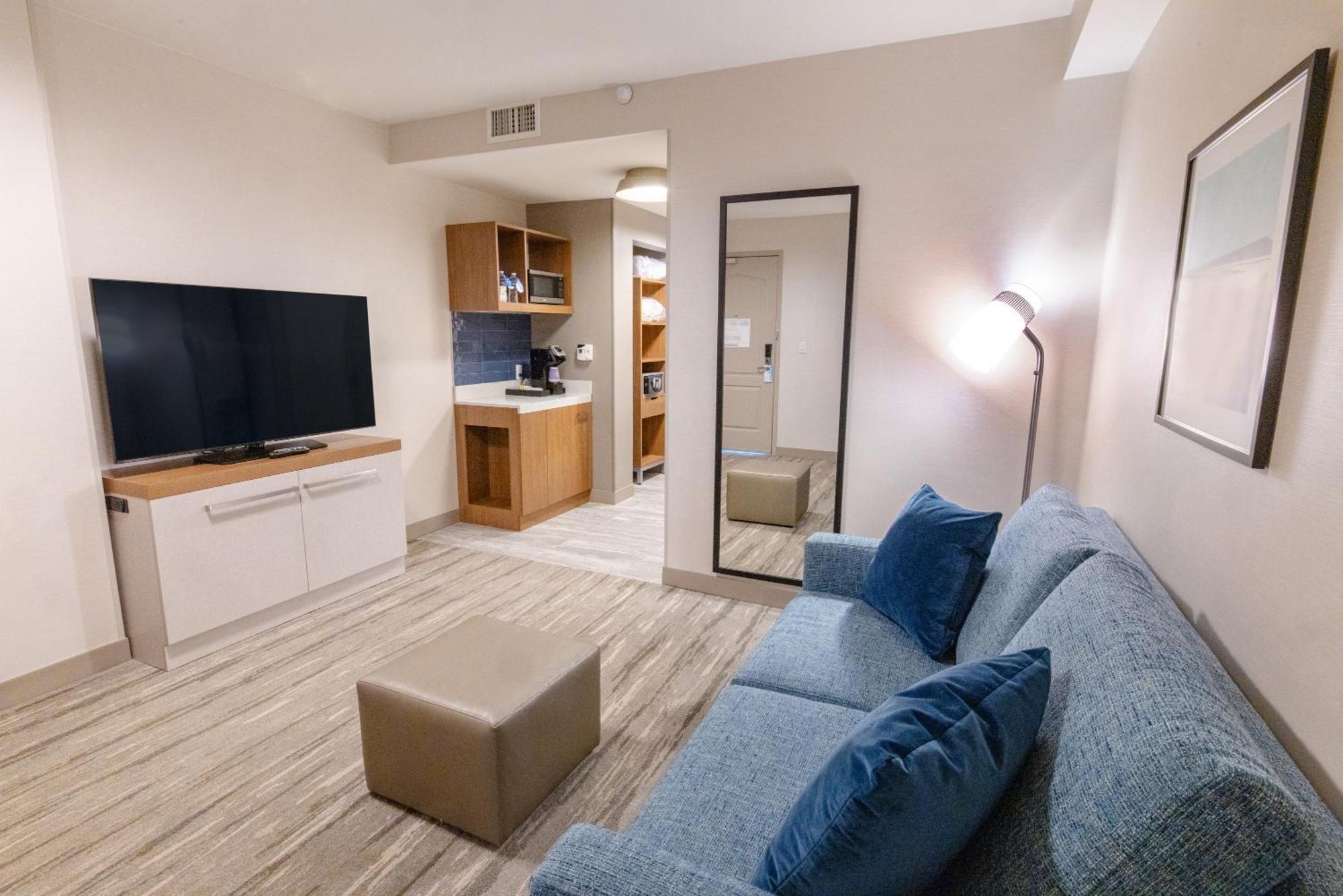 Hilton Garden Inn Лейквуд Экстерьер фото