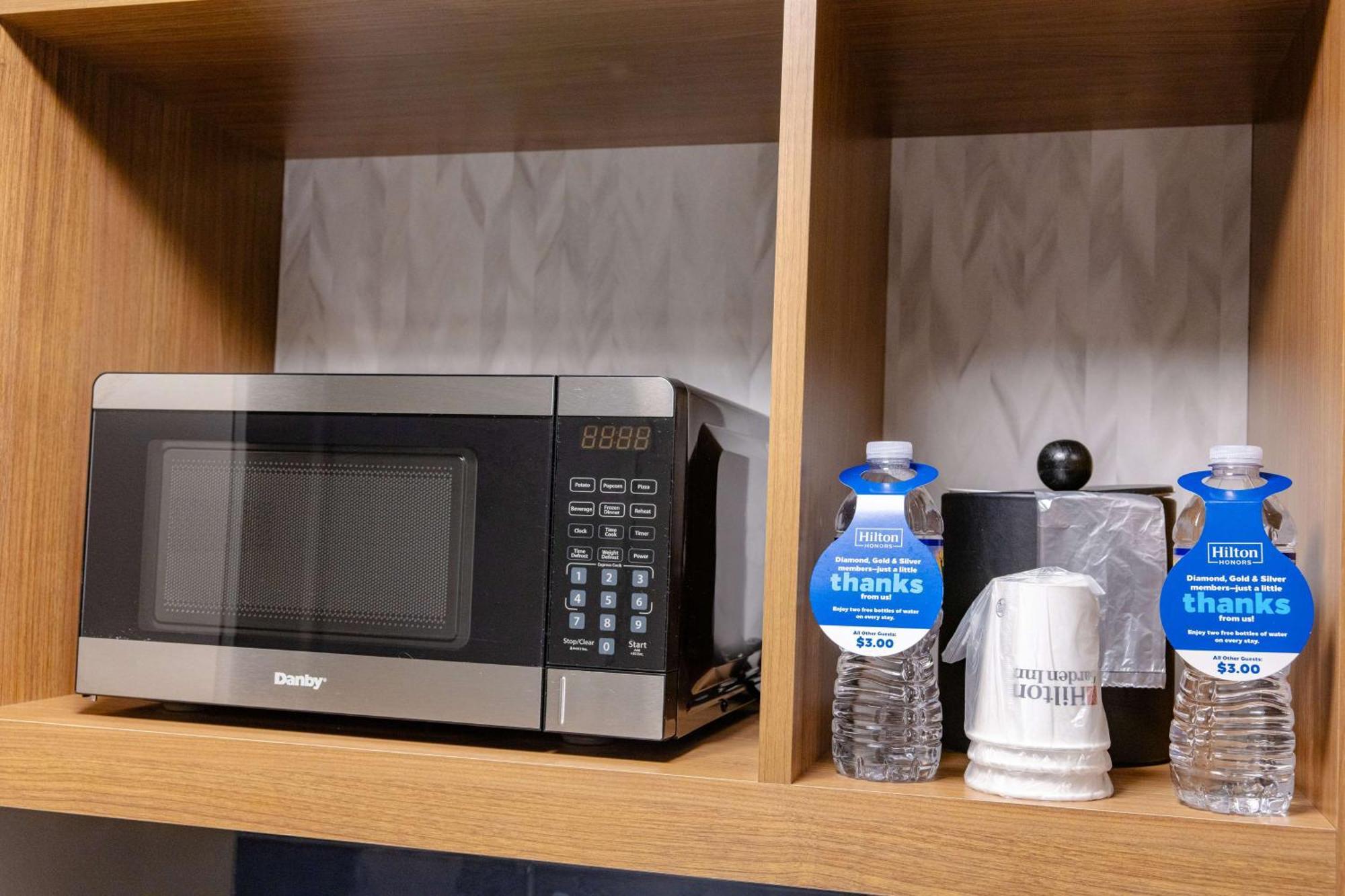 Hilton Garden Inn Лейквуд Экстерьер фото