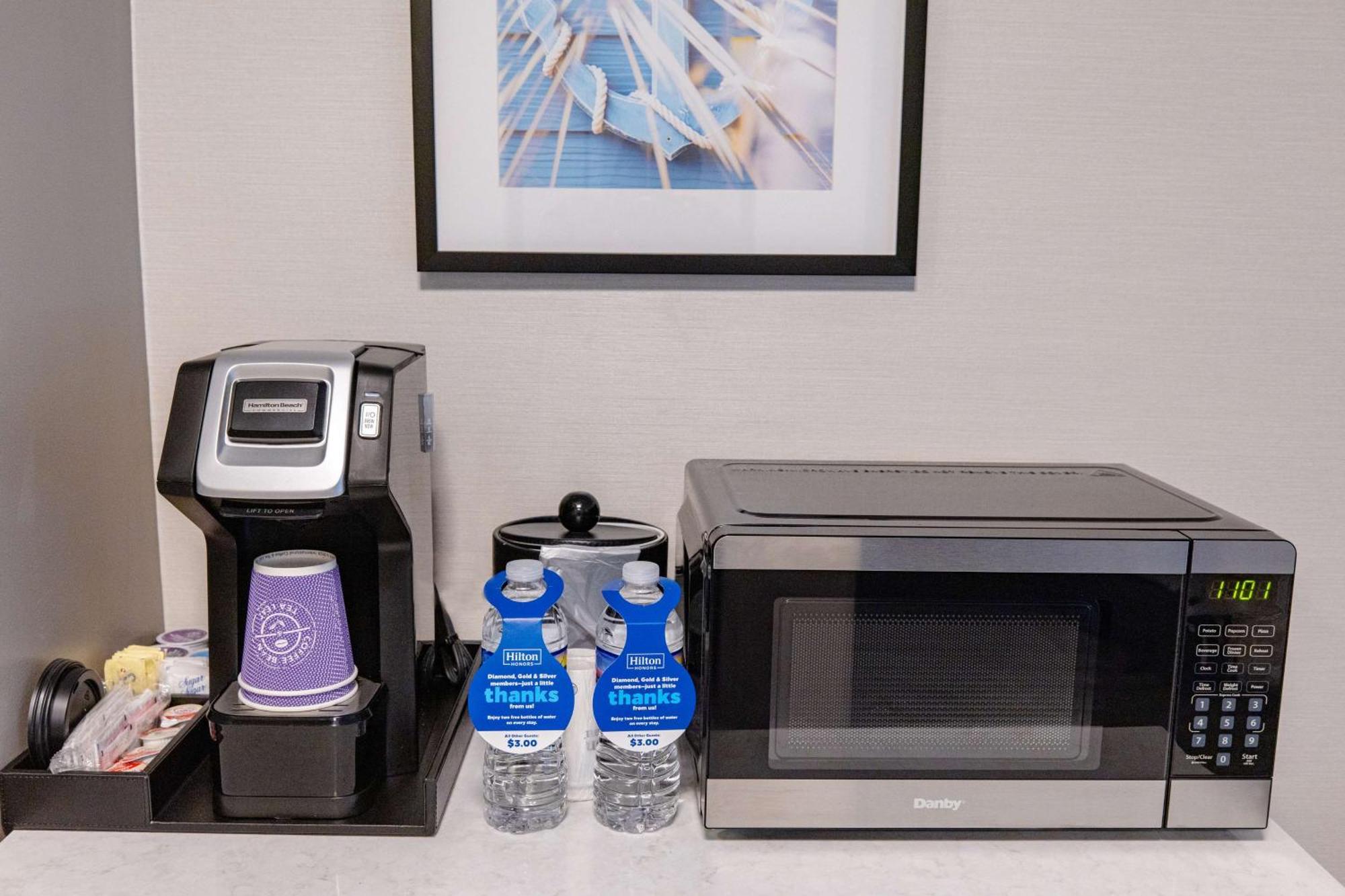 Hilton Garden Inn Лейквуд Экстерьер фото